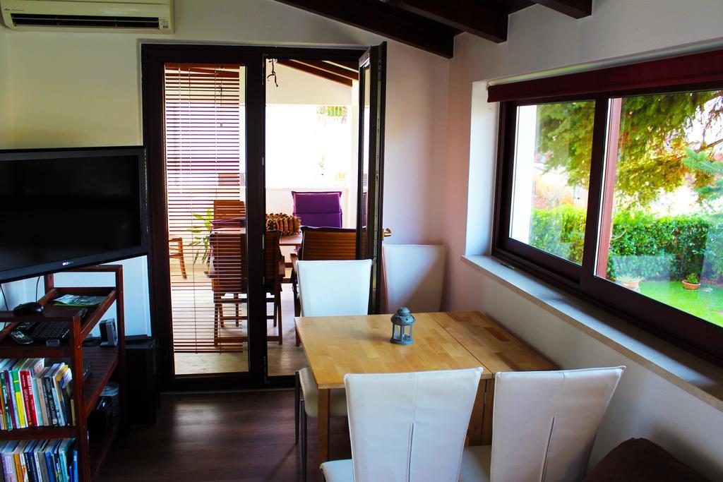 Apartment Pinia Porec Esterno foto
